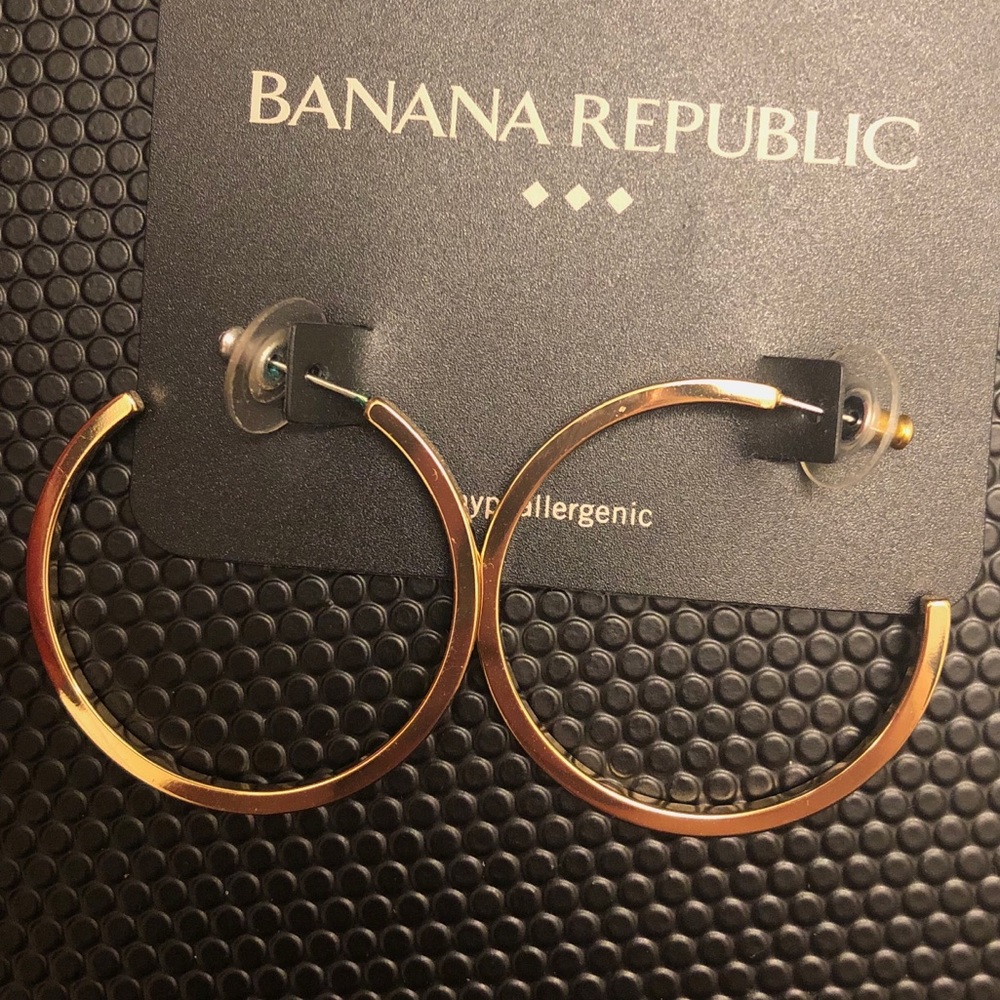 NWT BANANA REPUBLIC Gold Hoop Earrings